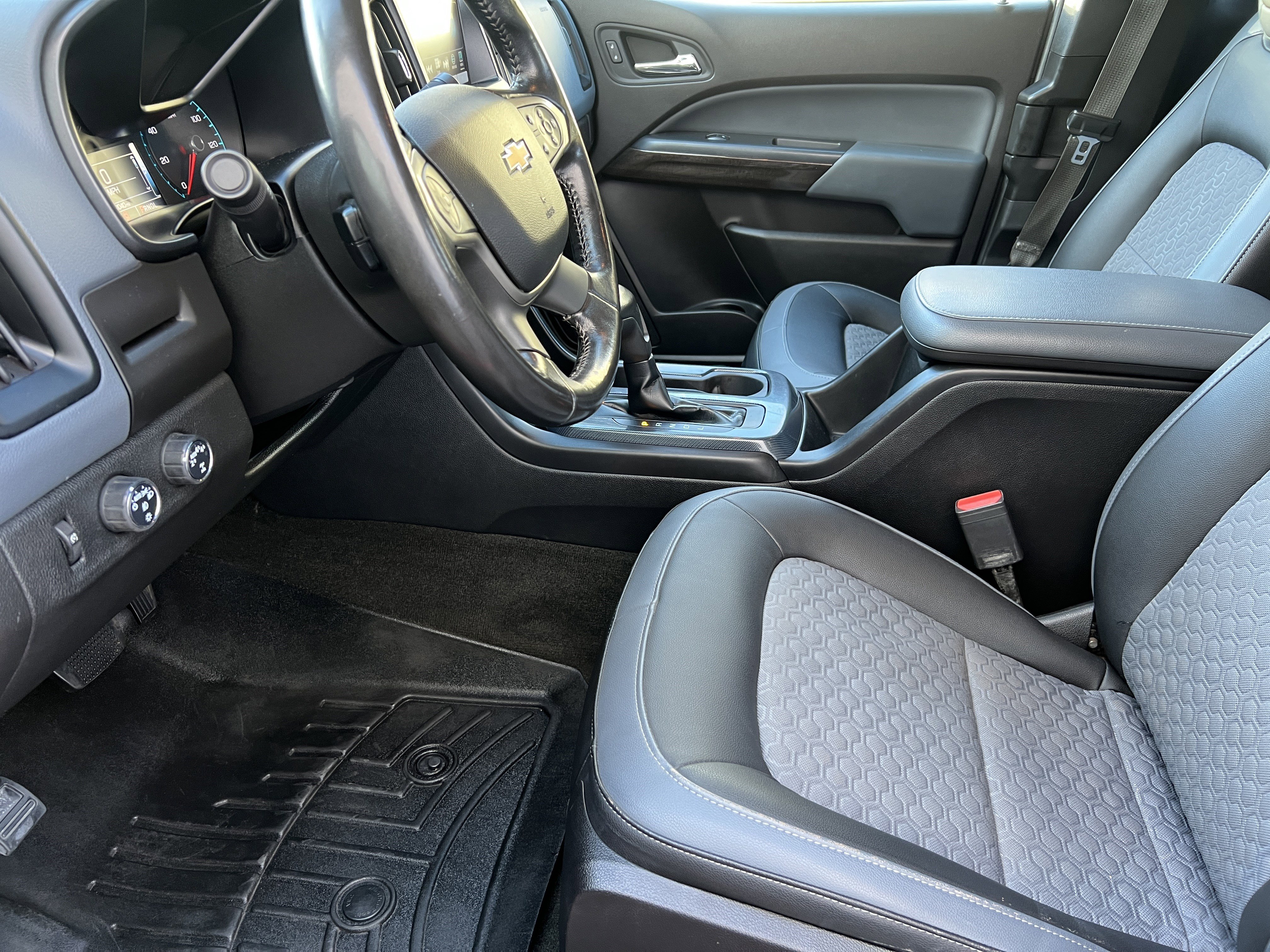 Used 2018 Chevrolet Colorado Z71 image 14