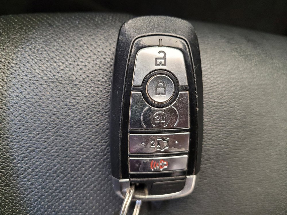 Used 2018 Ford Fusion Titanium AWD/4WD image 32