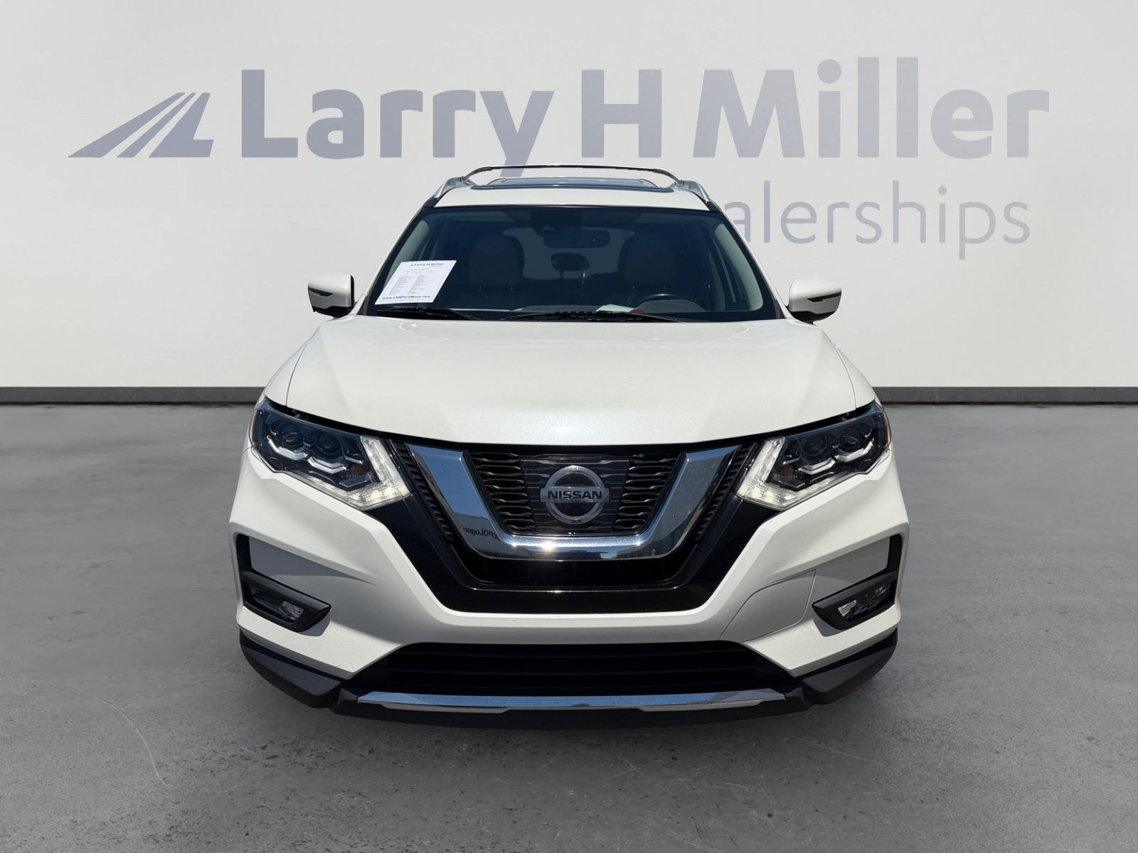Used 2017 Nissan Rogue SL w/ SL Premium Package FWD image 8