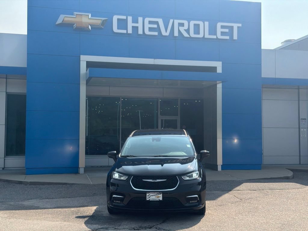Used 2023 Chrysler Pacifica Touring-L