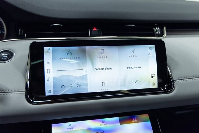 Used 2023 Land Rover Range Rover Evoque R-Dynamic SE image 17