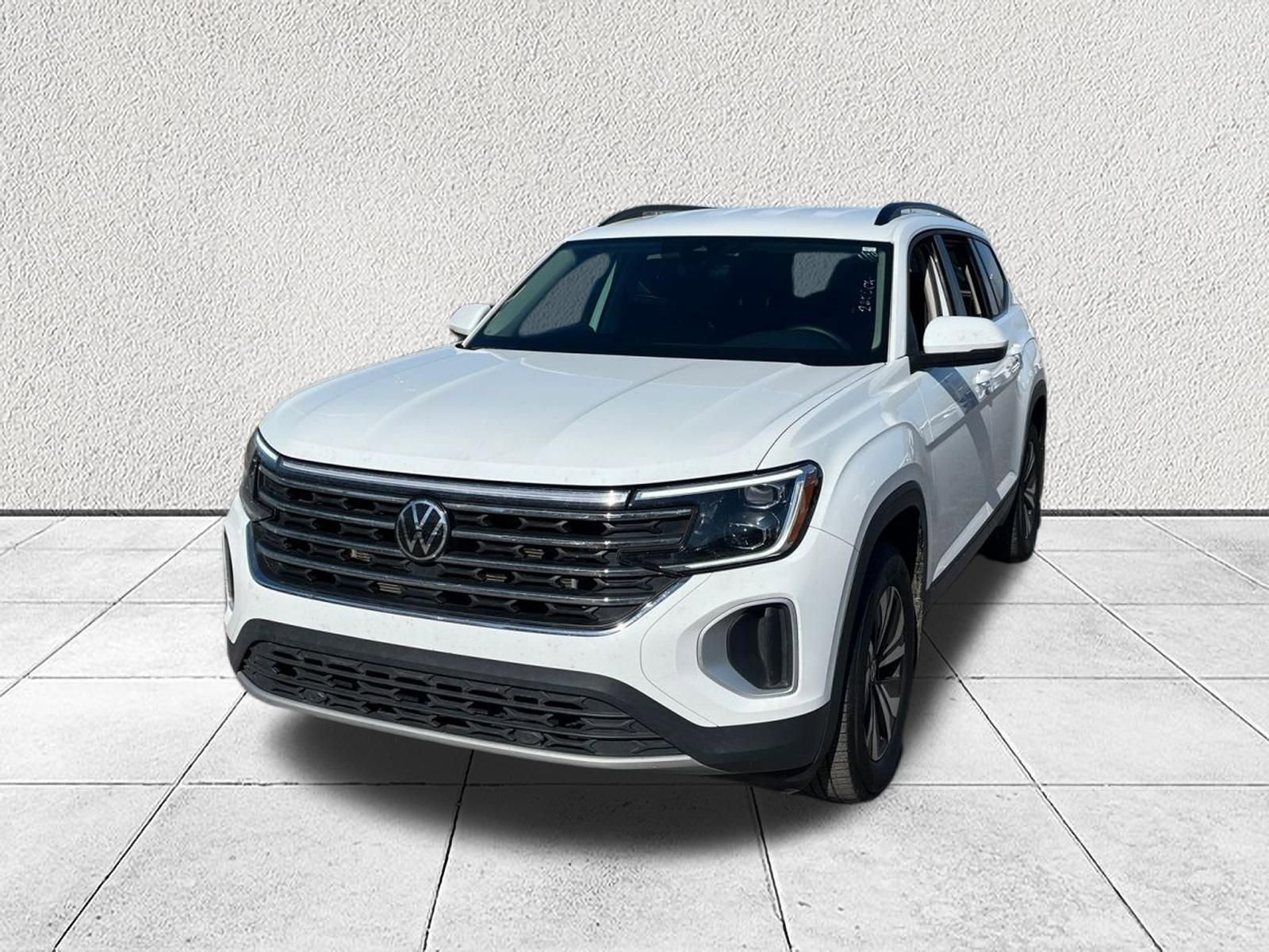Used 2024 Volkswagen Atlas SE image 3