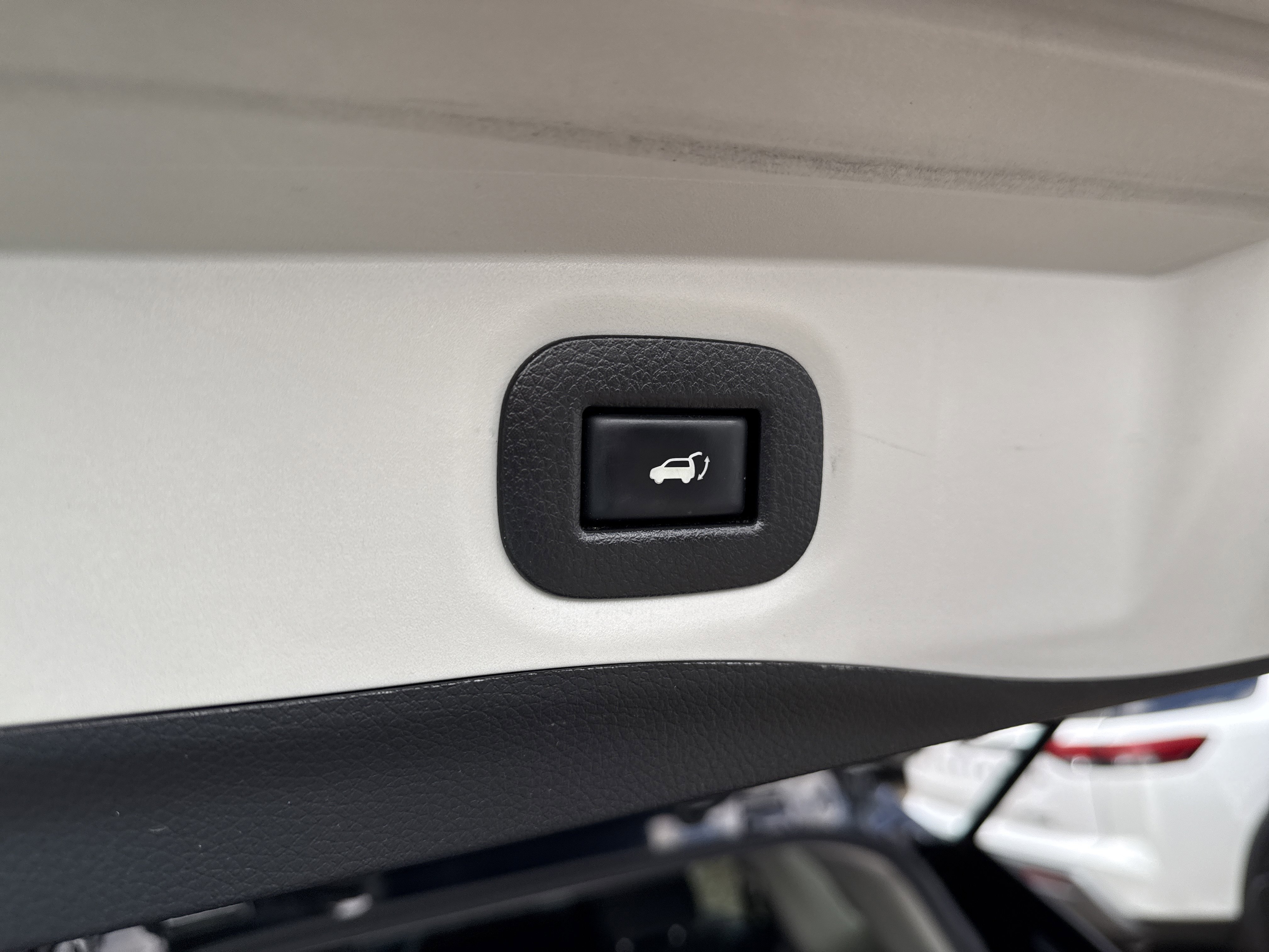 Used 2018 Nissan Rogue SV w/ Premium Package AWD/4WD image 12