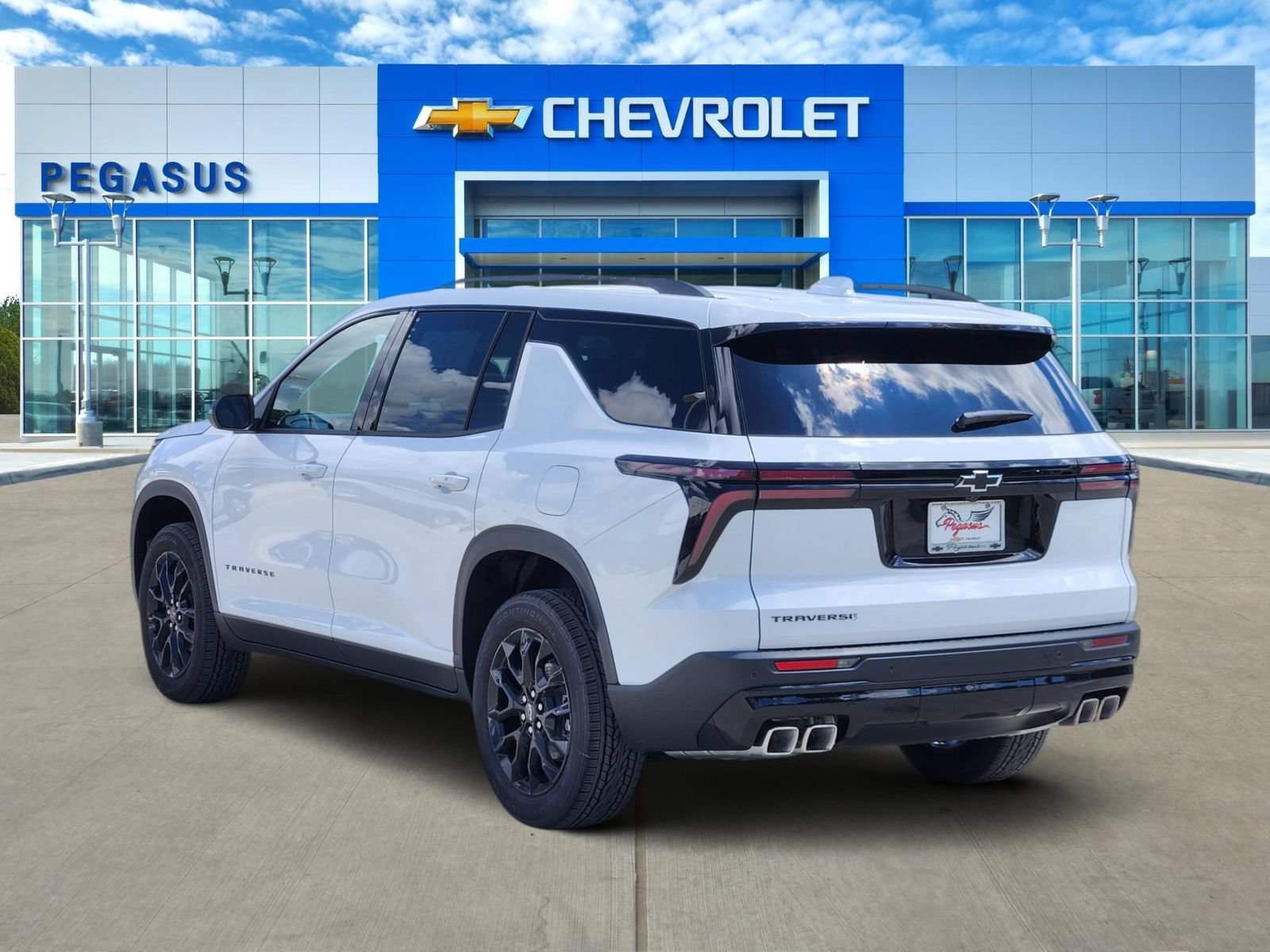 New 2026 Chevrolet Traverse LT w/ Midnight/Sport Edition FWD image 5