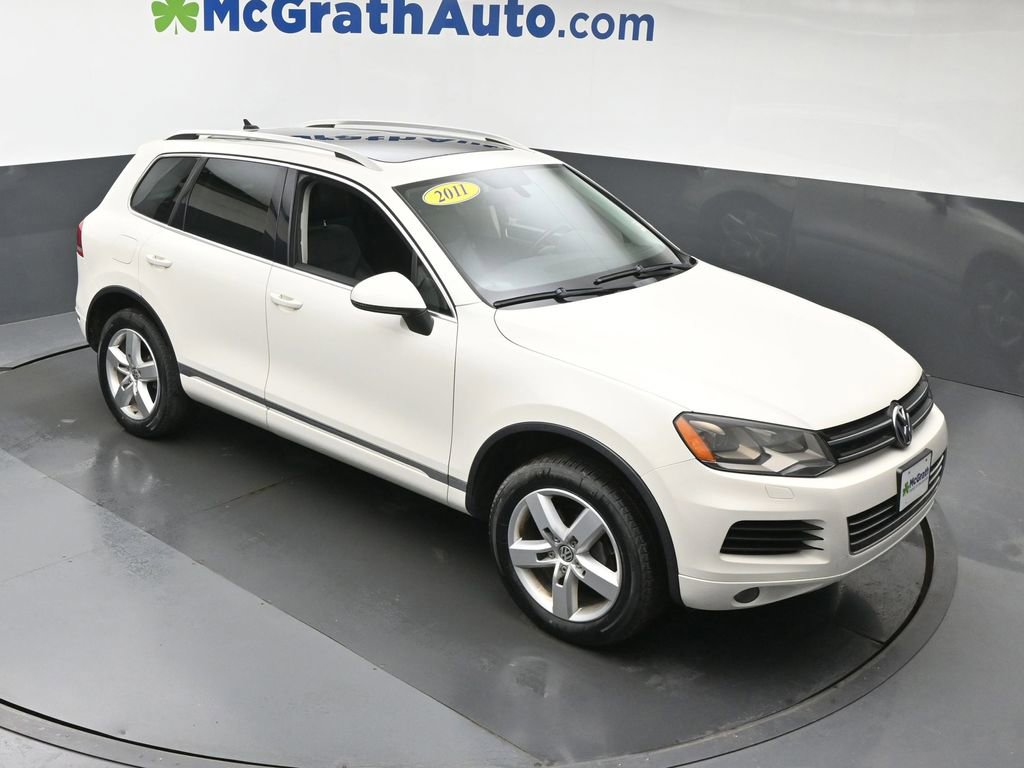 Used 2011 Volkswagen Touareg VR6 AWD/4WD image 3