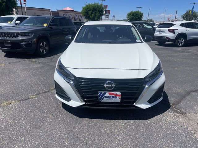 Used 2024 Nissan Altima 2.5 S image 2