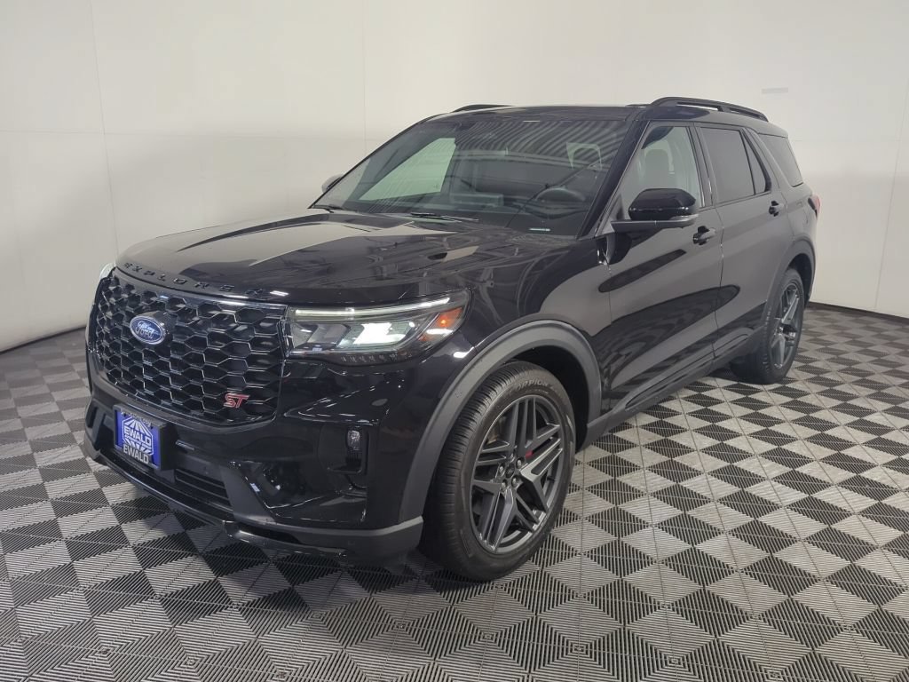 Certified 2025 Ford Explorer ST AWD/4WD image 4