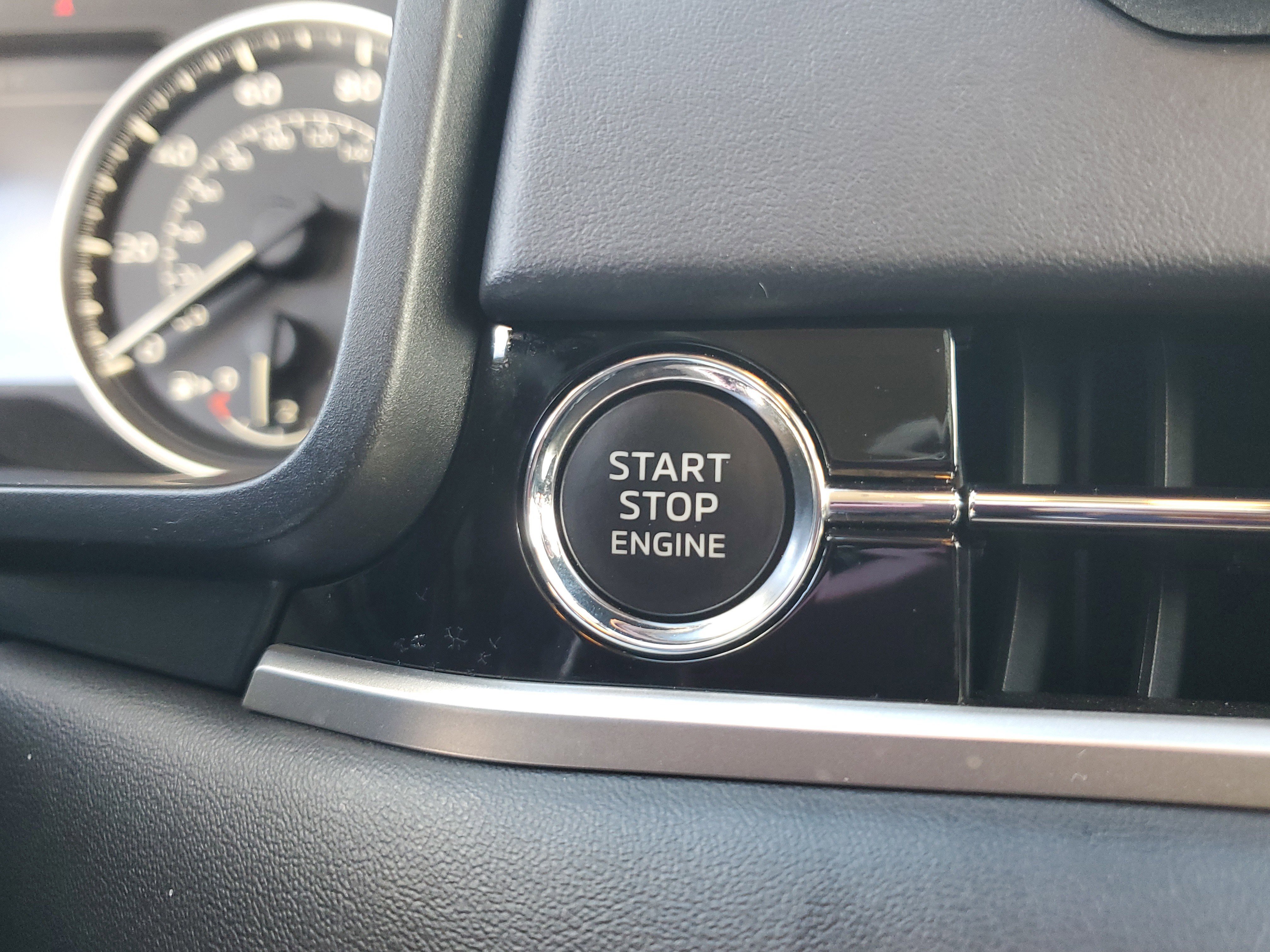 Used 2024 Mitsubishi Outlander ES image 22