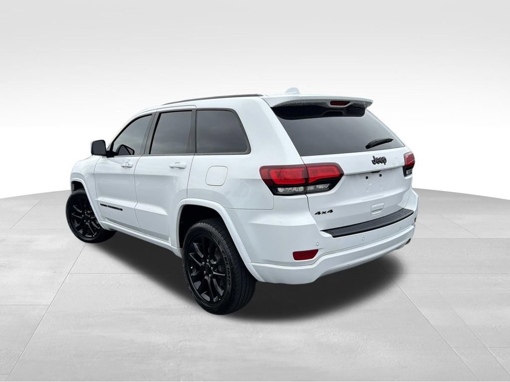 Used 2022 Jeep Grand Cherokee Laredo X AWD/4WD image 5