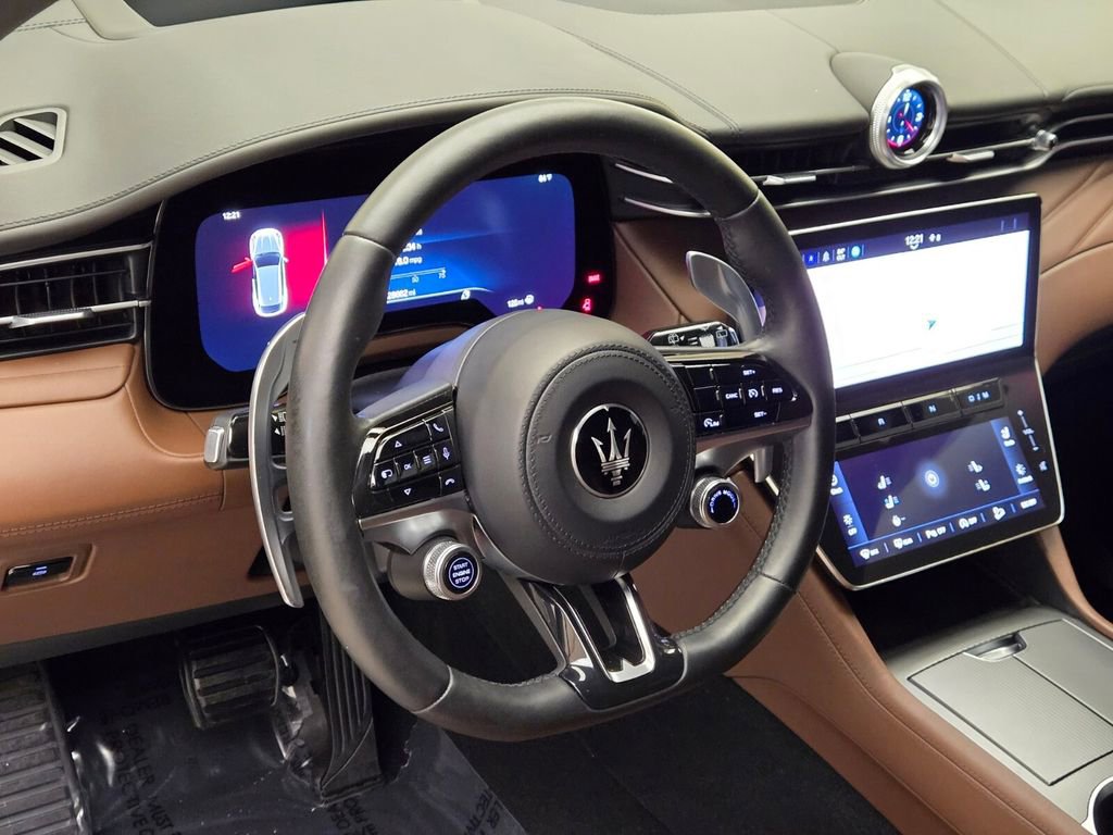 Certified 2023 Maserati Grecale GT image 32