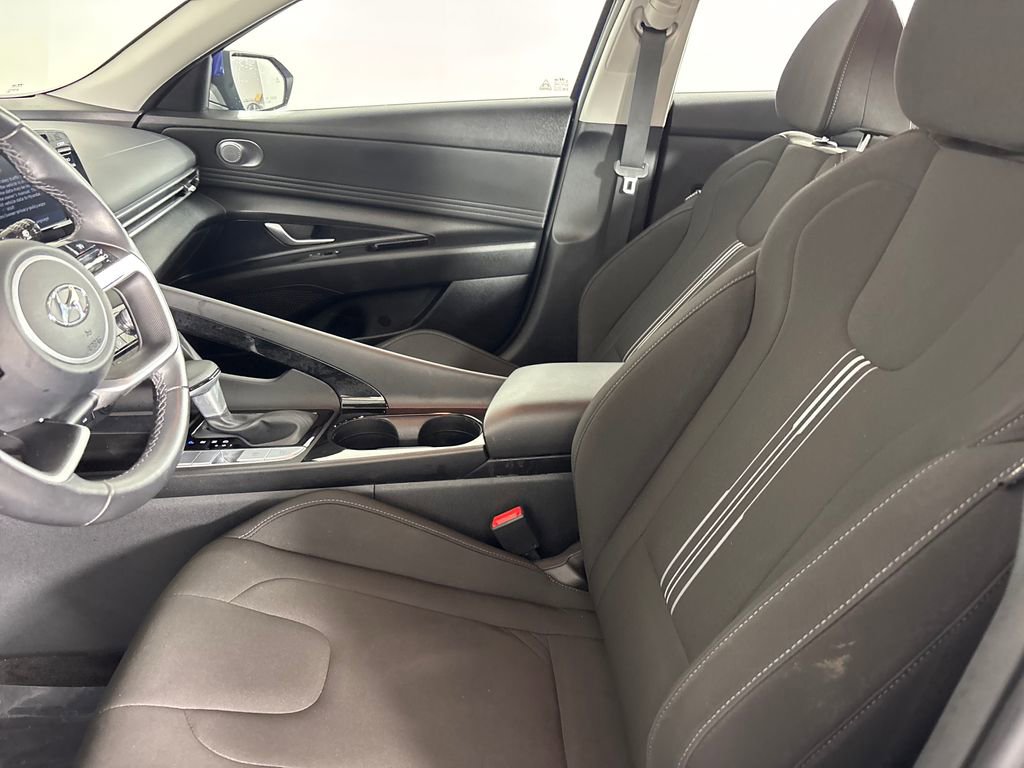 Used 2022 Hyundai Elantra SEL w/ Convenience Package image 9