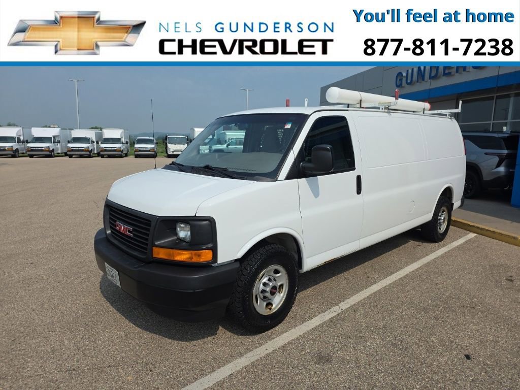 Used 2017 GMC Savana 3500 Extended RWD image 2