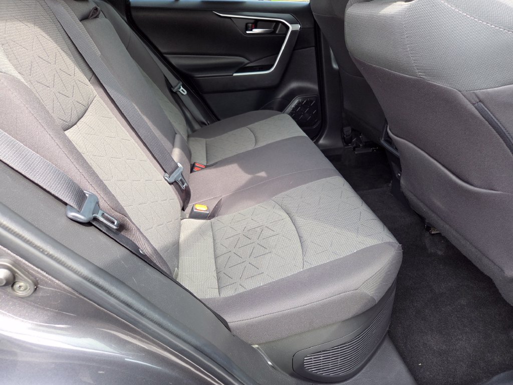 Used 2023 Toyota RAV4 XLE AWD/4WD image 25