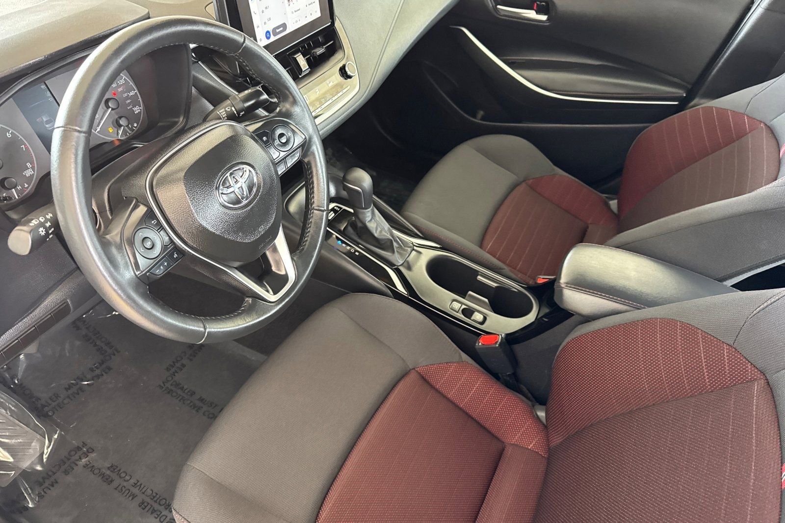 Used 2025 Toyota Corolla SE w/ Convenience Package image 11