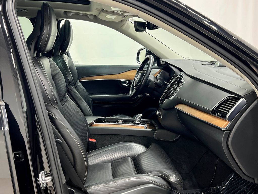 Used 2017 Volvo XC90 T8 Inscription w/ Vision Package AWD/4WD image 37