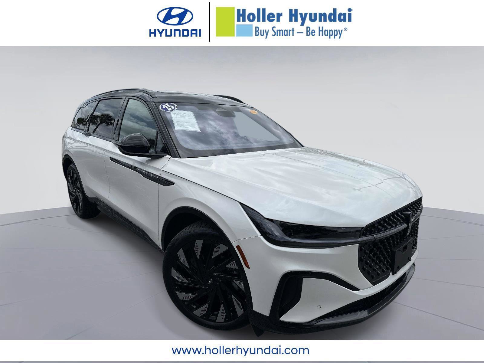 Used 2025 Lincoln Nautilus Reserve image 1