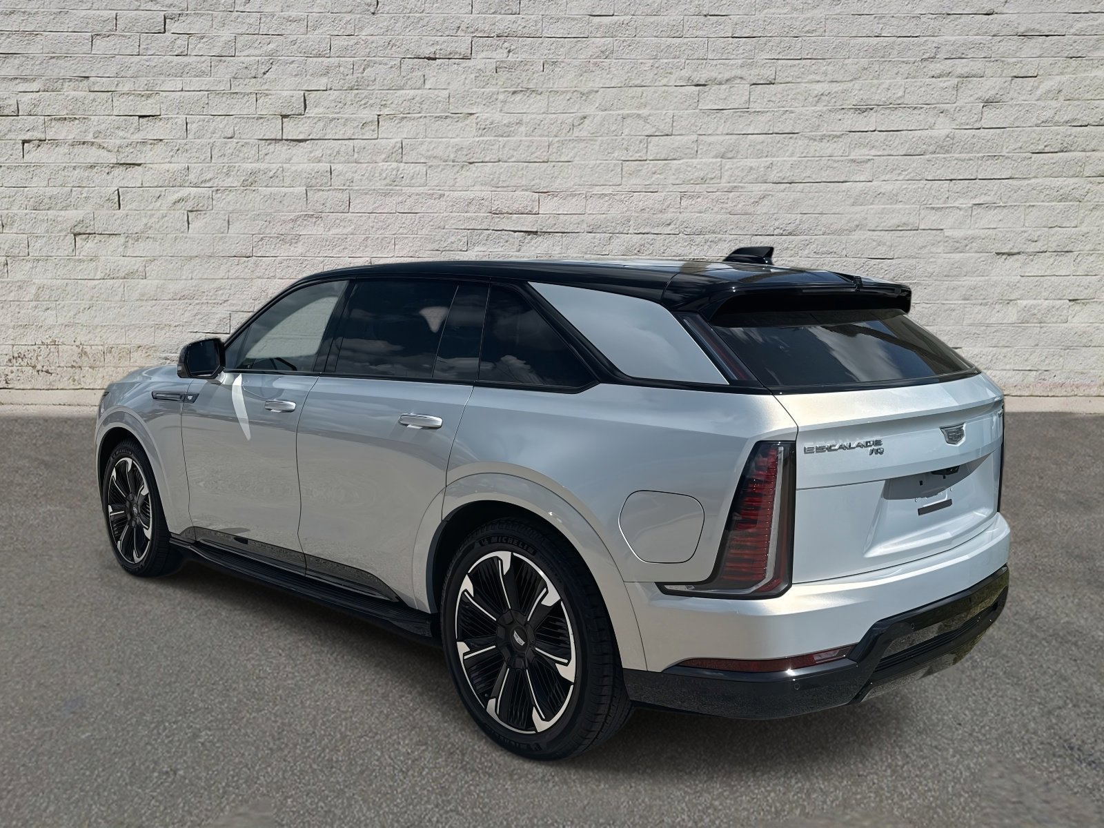 Certified 2025 Cadillac Escalade IQ Sport 1 w/ LPO, Premium Carpet Package image 3