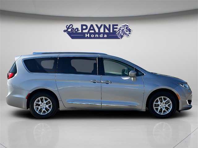 Used 2020 Chrysler Pacifica Touring-L image 10
