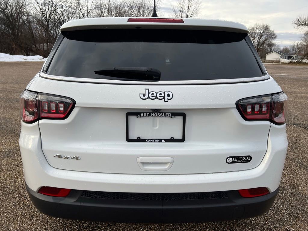 Used 2023 Jeep Compass Sport image 6