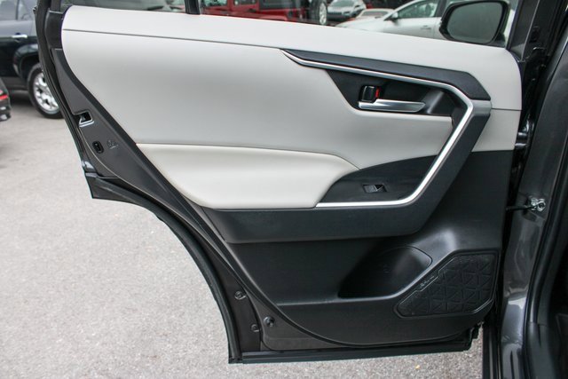 Used 2023 Toyota RAV4 XLE Premium image 33
