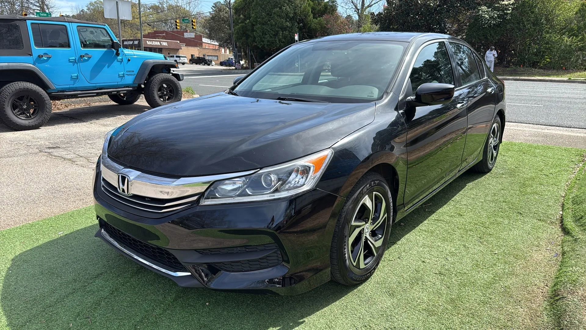 Used 2017 Honda Accord LX image 3