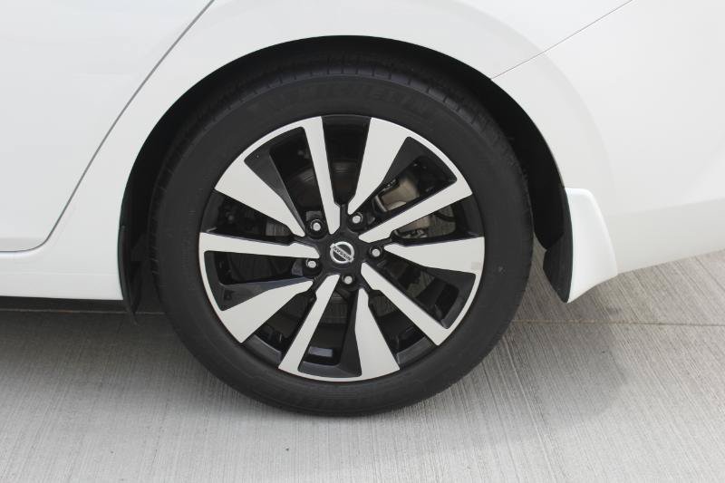 Used 2022 Nissan Sentra SV w/ SV Premium Package FWD image 40