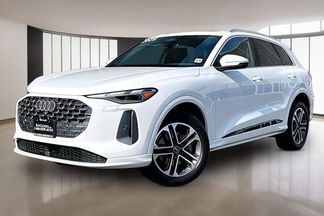Used 2025 Audi Q5 Premium w/ Convenience Package AWD/4WD image 3