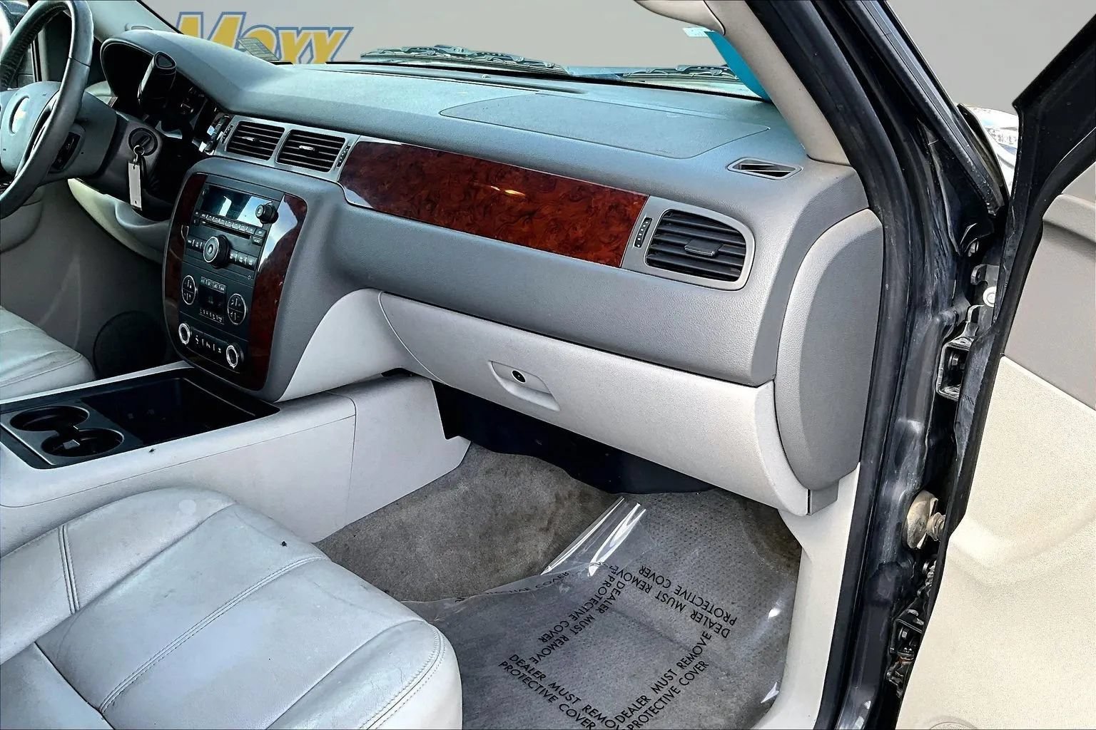 Used 2010 Chevrolet Suburban LT AWD/4WD image 28