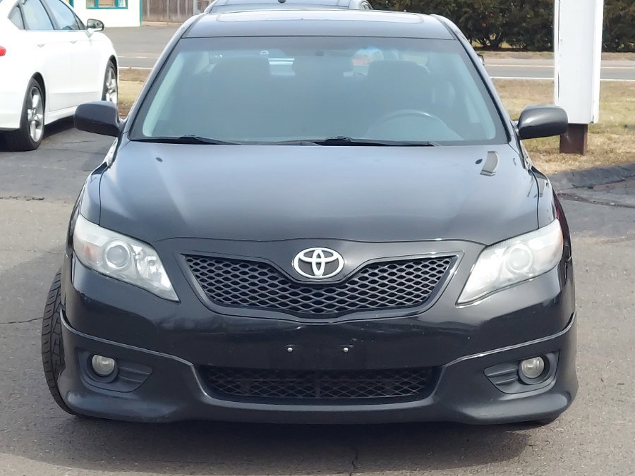 Used 2010 Toyota Camry SE FWD image 2