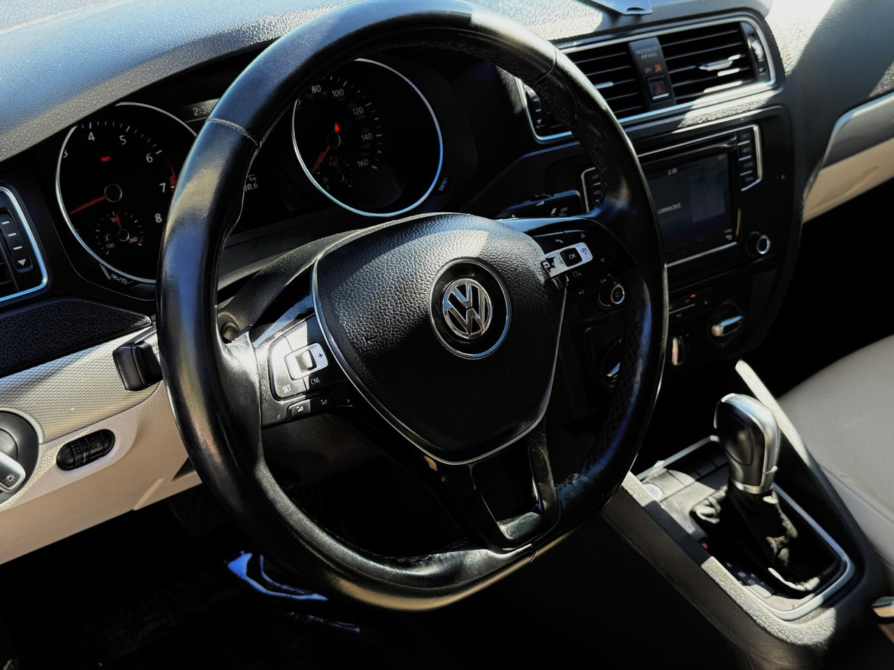 Used 2017 Volkswagen Jetta SE image 17