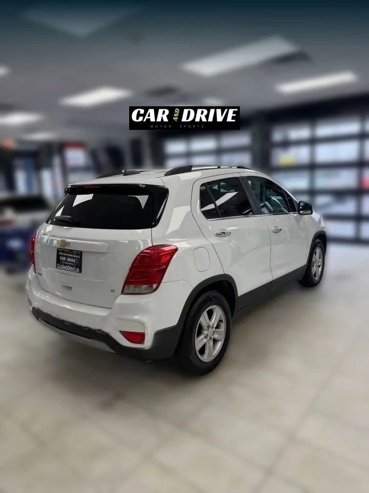 Used 2019 Chevrolet Trax LT w/ LT Convenience Package FWD image 4