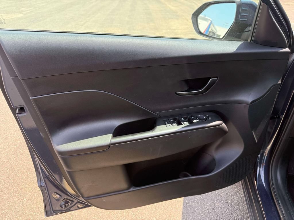 Used 2025 Hyundai Kona SEL FWD image 14