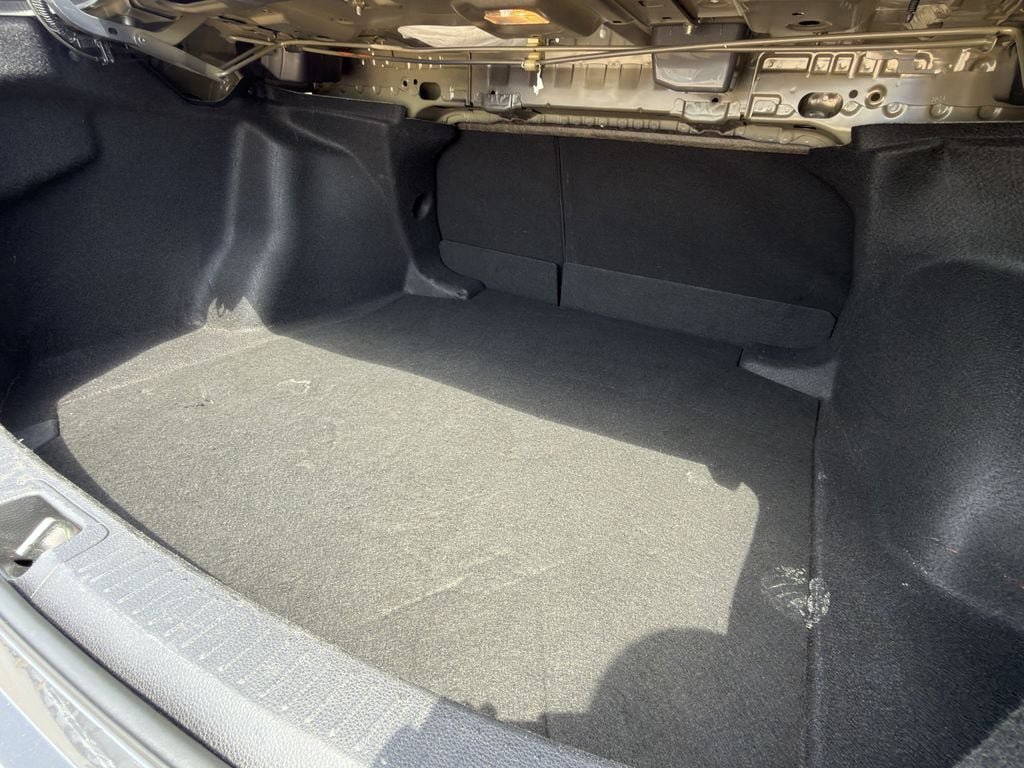 Used 2025 Toyota Corolla LE FWD image 27