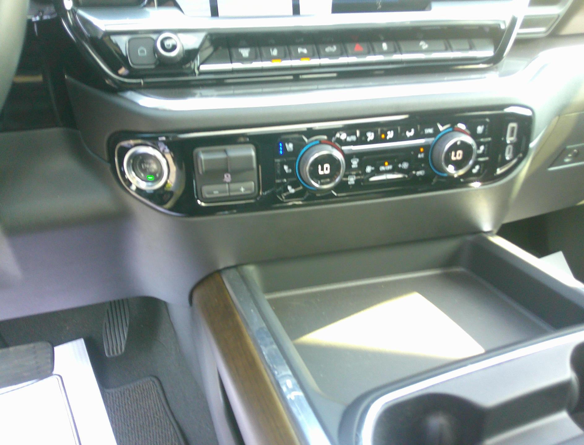 Used 2025 Chevrolet Silverado 2500 High Country w/ High Country Premium Package AWD/4WD image 11