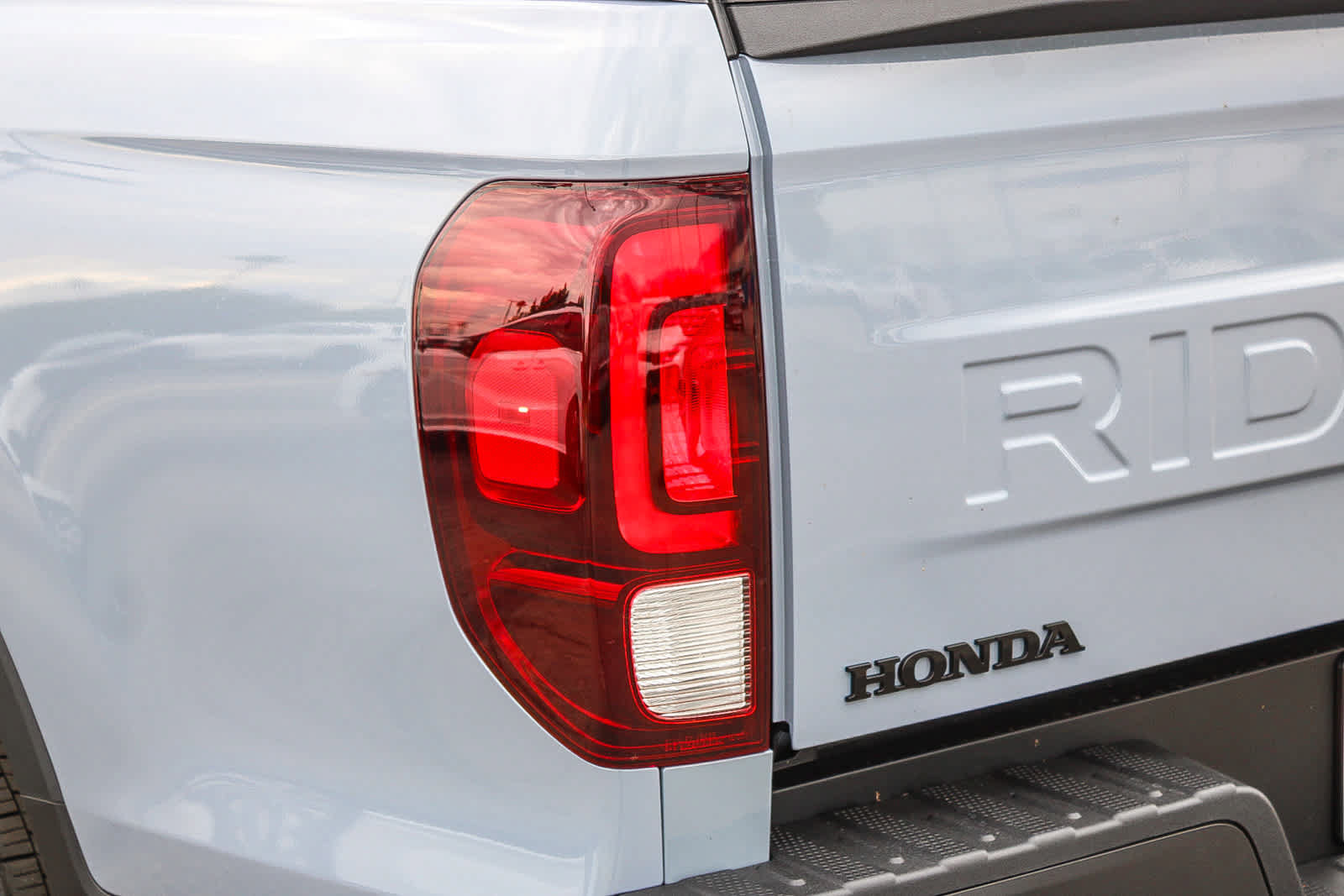 New 2026 Honda Ridgeline Black Edition image 7