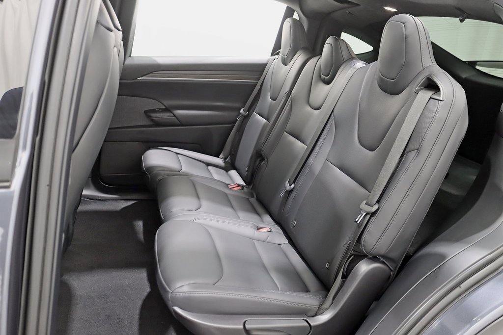 Used 2022 Tesla Model X image 30