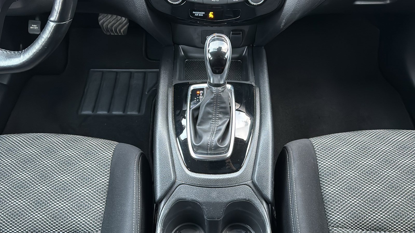 Used 2022 Nissan Rogue Sport SV image 33