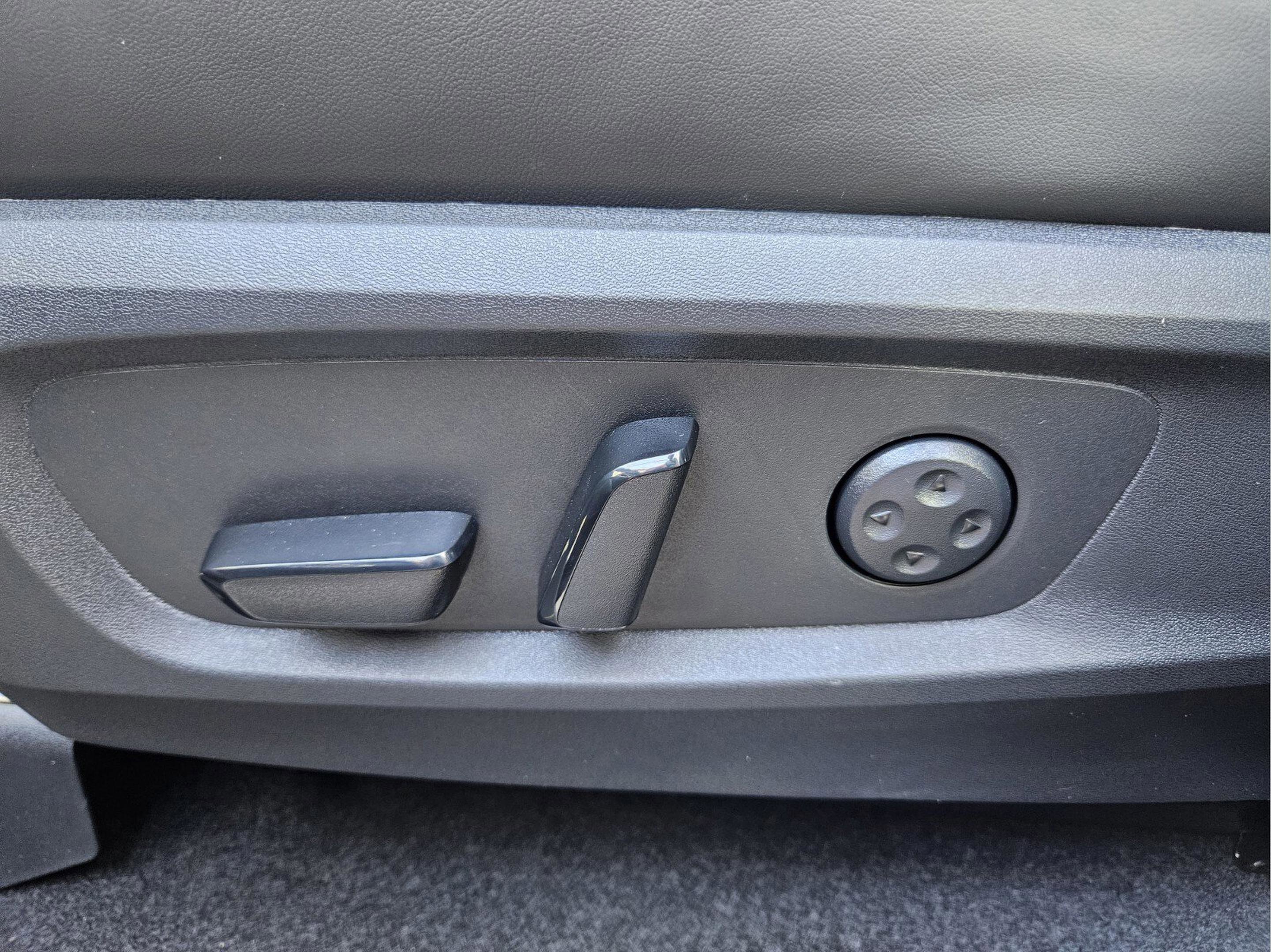 New 2026 INFINITI QX60 Luxe w/ Dark Cargo Package image 21