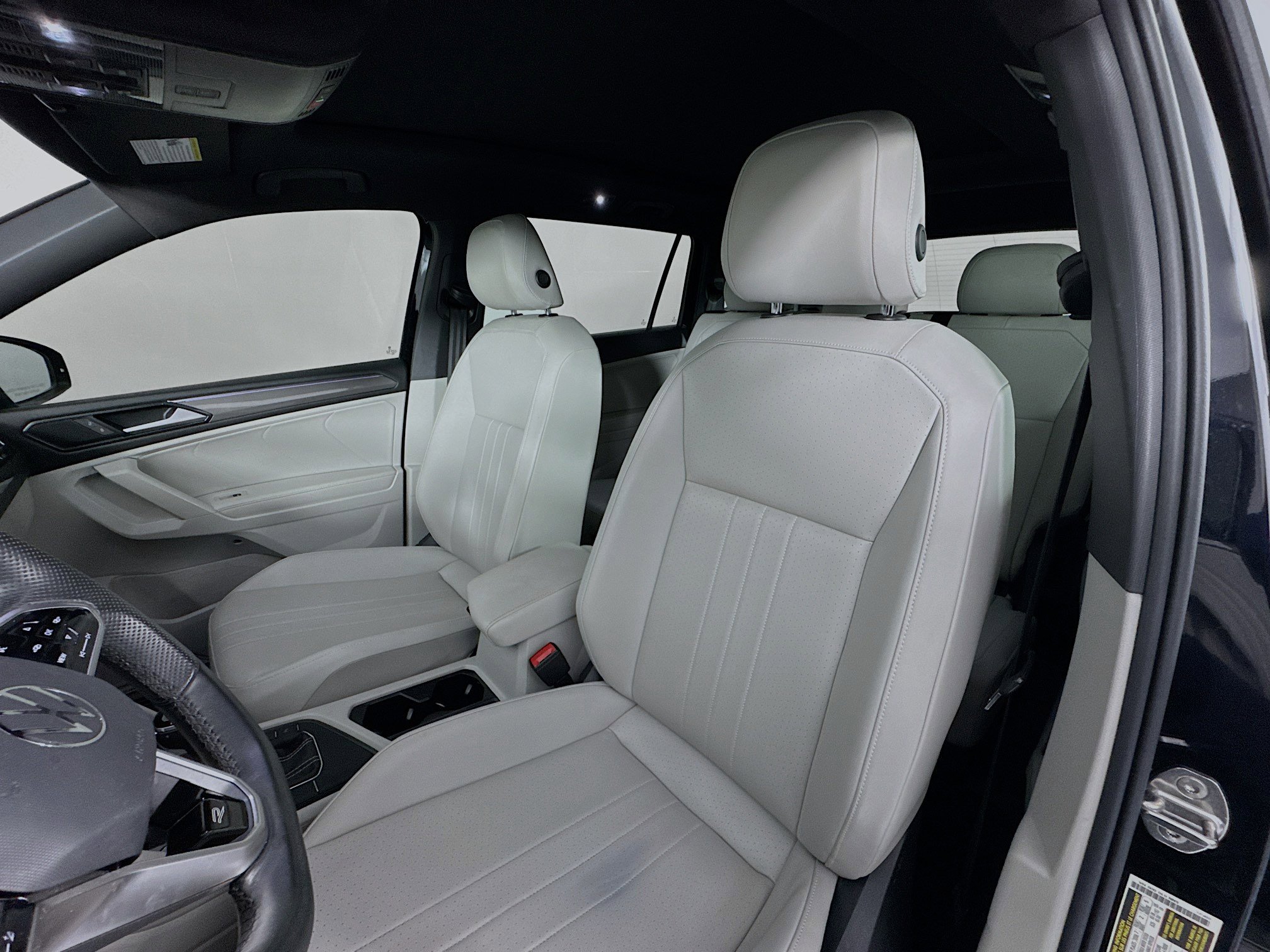 Used 2022 Volkswagen Tiguan SE R-Line image 20