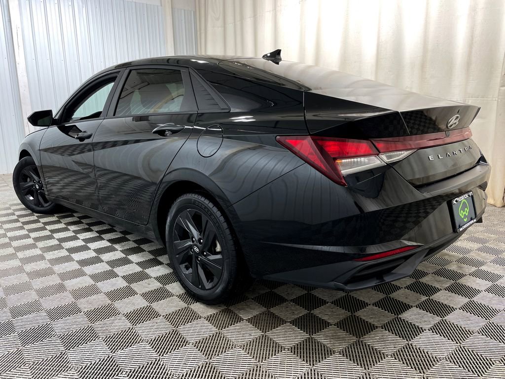 Used 2021 Hyundai Elantra SEL FWD image 12