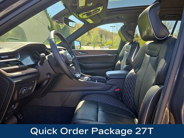 Used 2024 Jeep Grand Cherokee Summit w/ Luxury Tech Group V AWD/4WD image 2