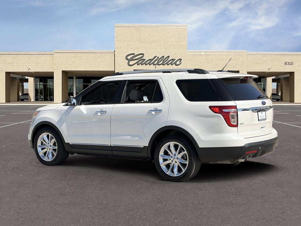 Used 2015 Ford Explorer XLT w/ Equipment Group 202A FWD image 7
