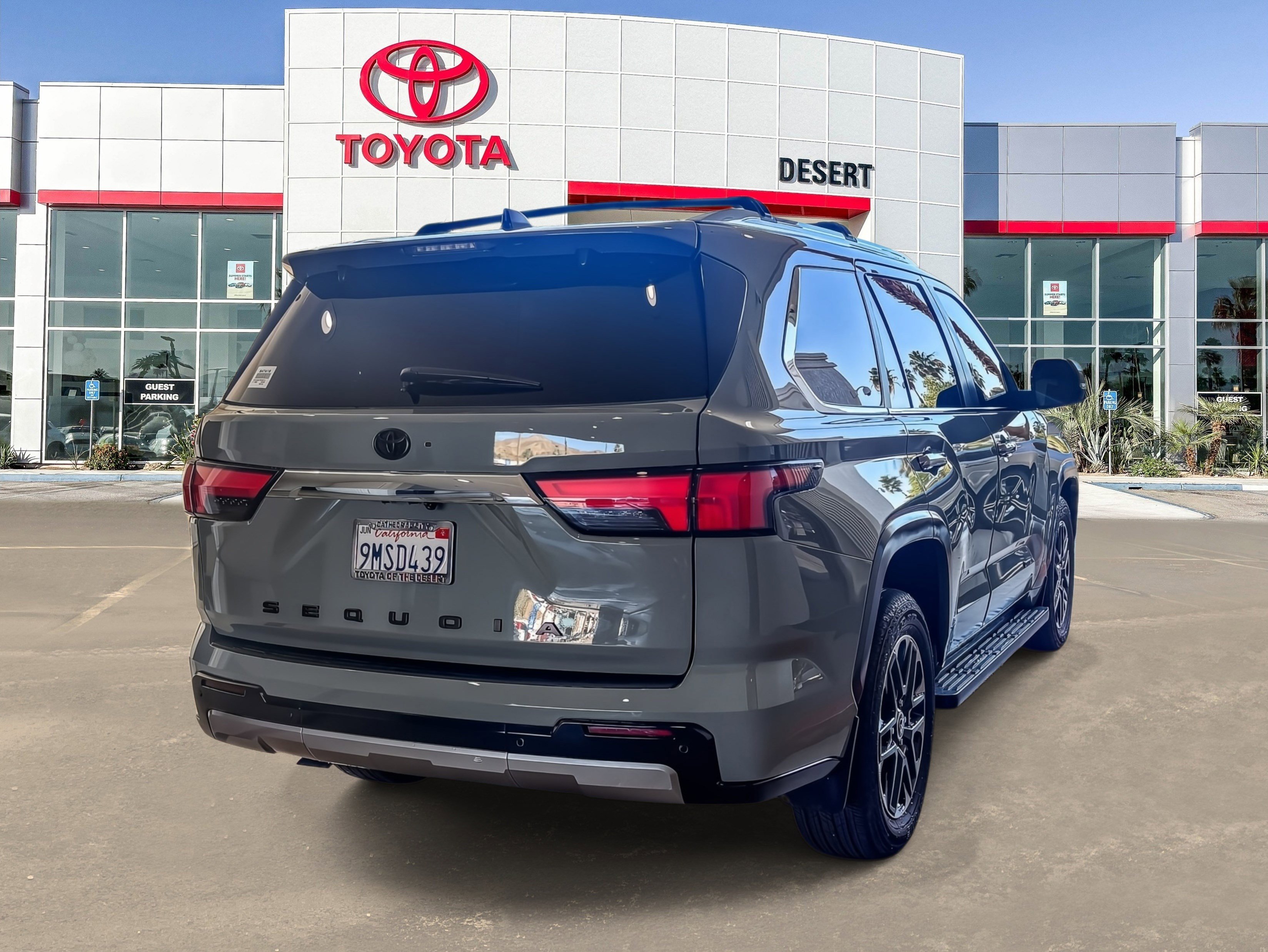 Used 2024 Toyota Sequoia Limited w/ Tow Technology Package AWD/4WD image 7