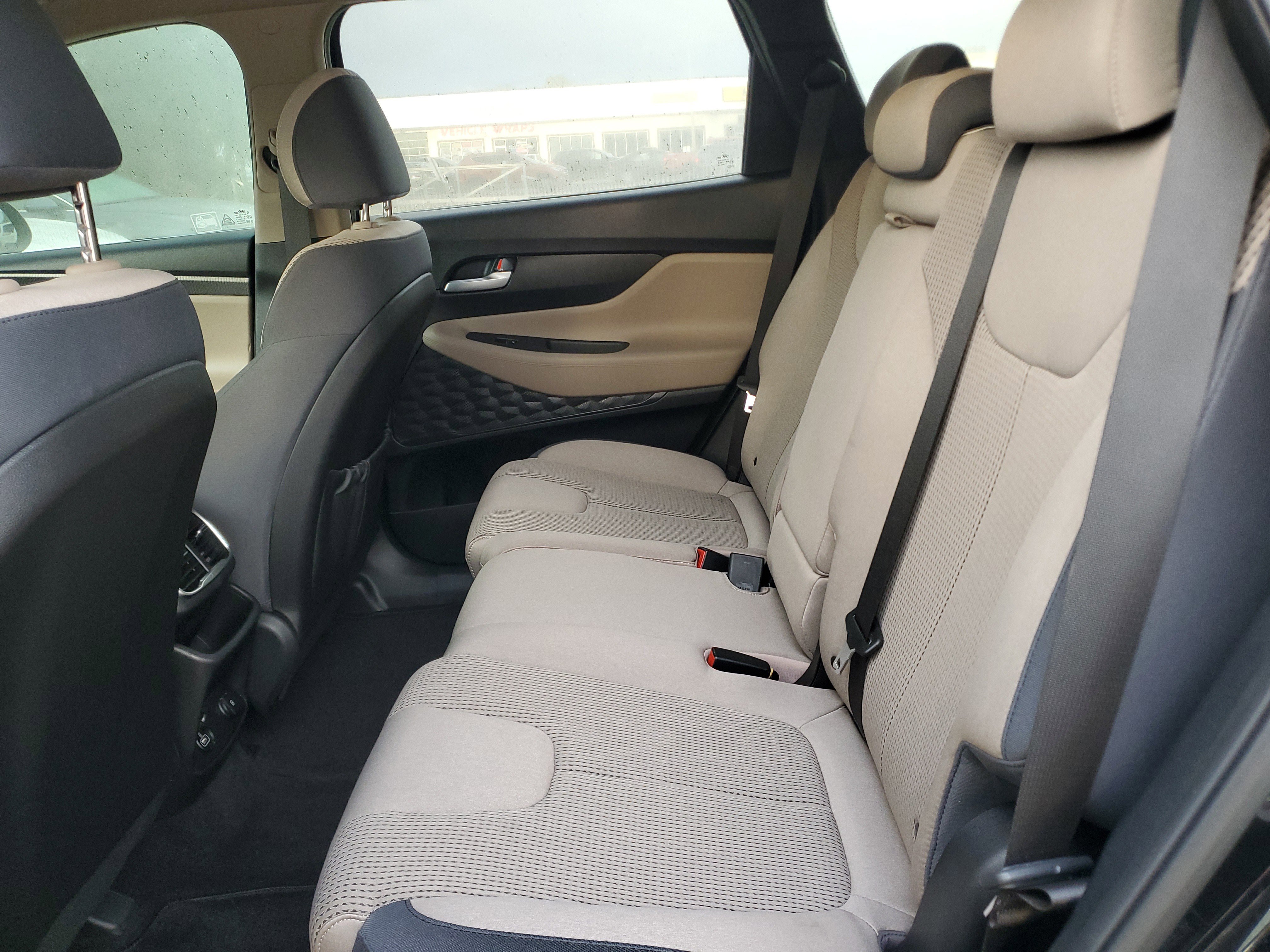 Used 2019 Hyundai Santa Fe SE image 10