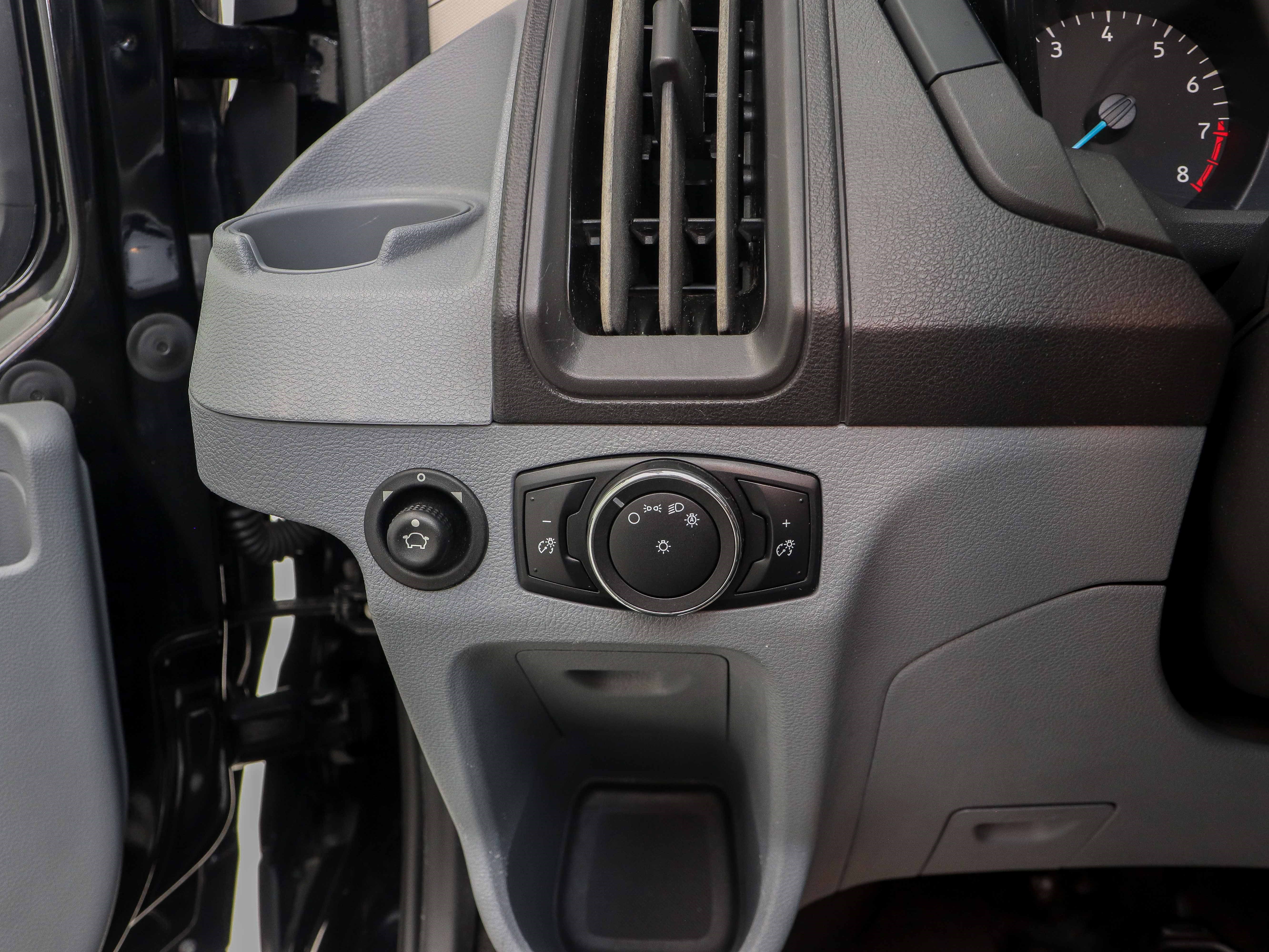 Used 2016 Ford Transit 150 XLT image 23