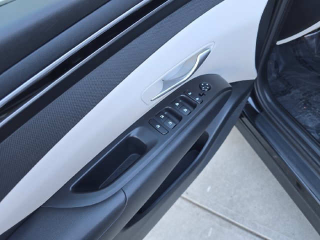 Certified 2024 Hyundai Tucson SEL FWD image 11