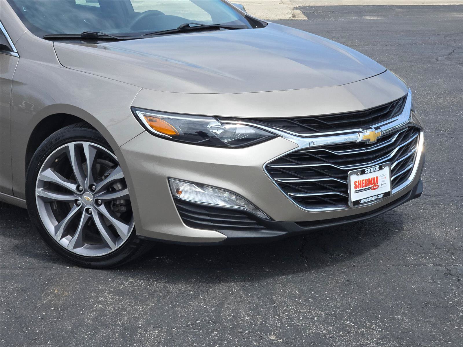 Used 2023 Chevrolet Malibu LT w/ Driver Confidence Package FWD image 2