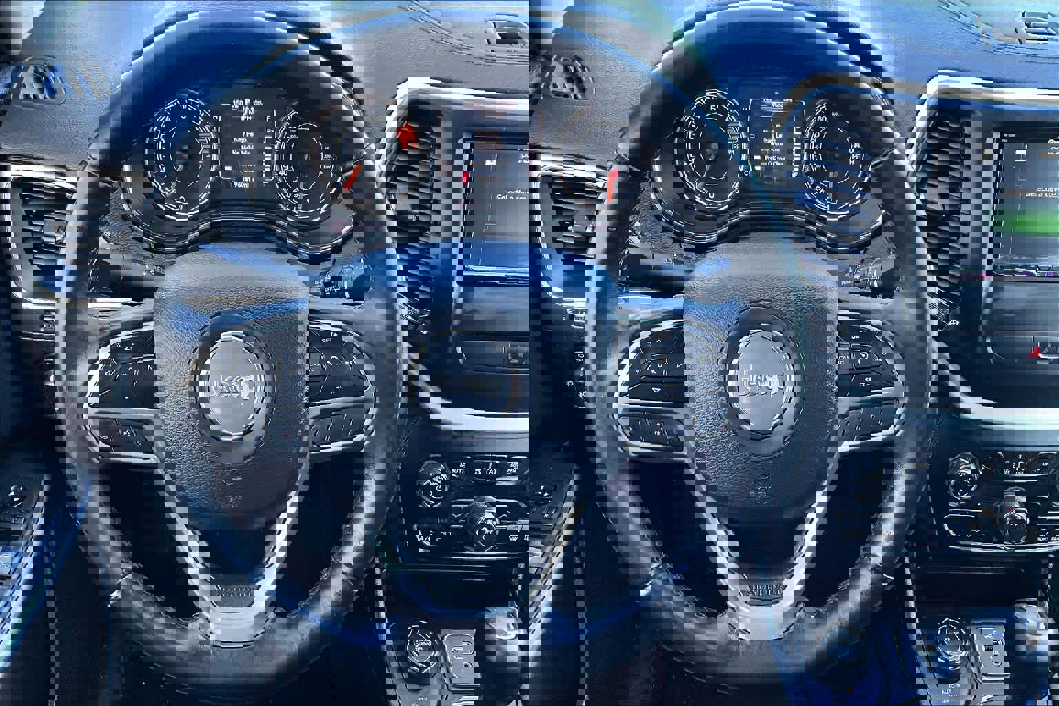 Used 2019 Jeep Cherokee Latitude Plus image 6