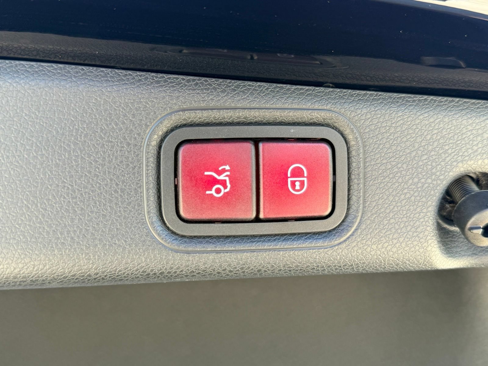 Used 2019 Mercedes-Benz E 300 image 16