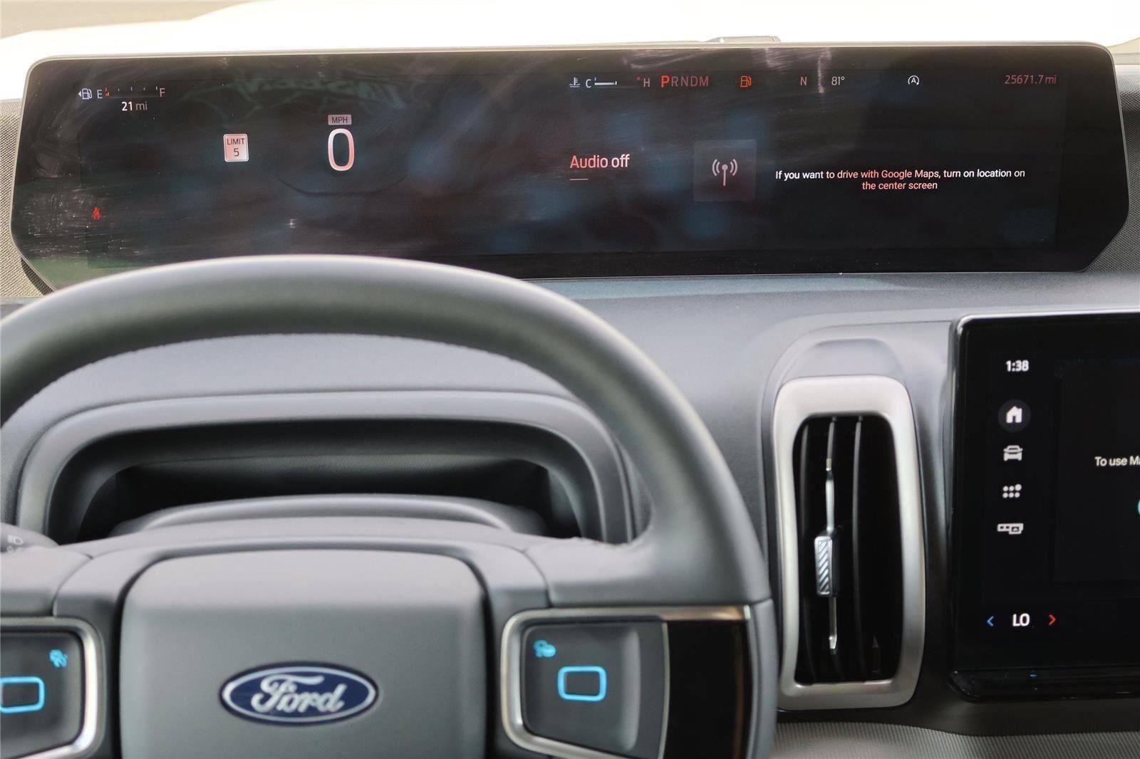 Used 2025 Ford Expedition Active image 19